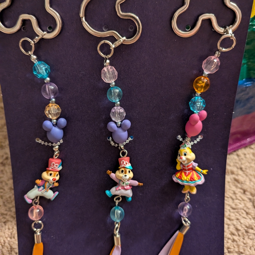 Exclusive Disneyland Hong Kong Keychains - Picture 1 of 8